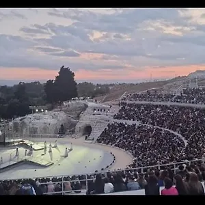 Mi Scialai - Teatro A 150 Mt - Museo A 250 Mt -ortigia 1500 Mt Appartamento Syracuse